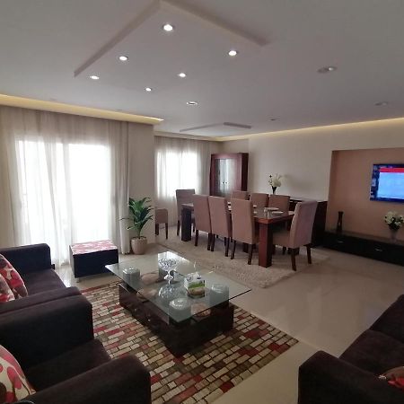 Superb & Comfy 3Bdr Apartment With Outstanding View شقة فندقية فاخرة فيو رائع للمطار Kairo Eksteriør billede