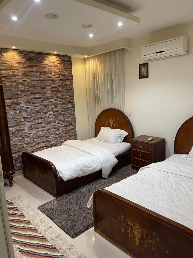 Superb & Comfy 3Bdr Apartment With Outstanding View شقة فندقية فاخرة فيو رائع للمطار Kairo Eksteriør billede