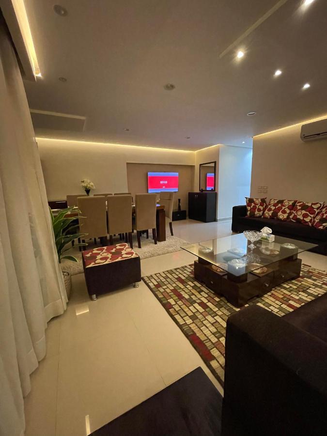 Superb & Comfy 3Bdr Apartment With Outstanding View شقة فندقية فاخرة فيو رائع للمطار Kairo Eksteriør billede