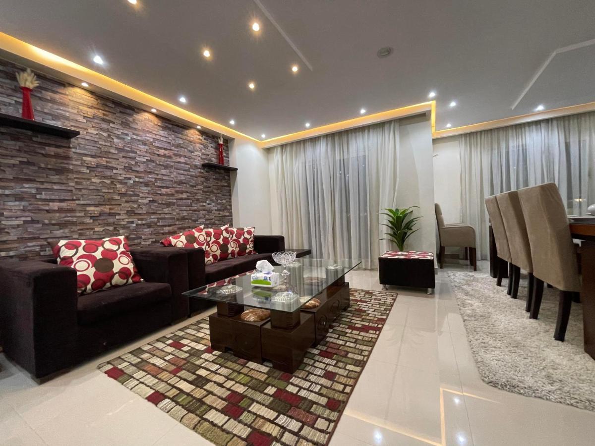 Superb & Comfy 3Bdr Apartment With Outstanding View شقة فندقية فاخرة فيو رائع للمطار Kairo Eksteriør billede