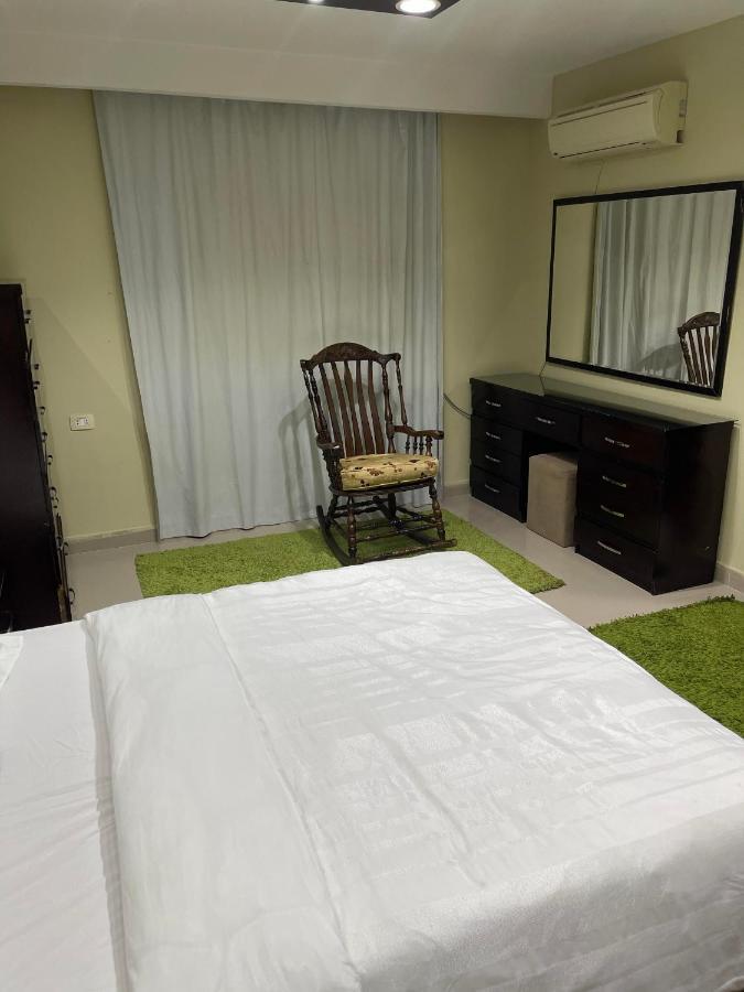 Superb & Comfy 3Bdr Apartment With Outstanding View شقة فندقية فاخرة فيو رائع للمطار Kairo Eksteriør billede